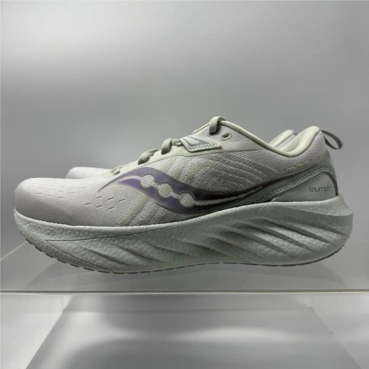 Saucony Triumph 22 S10964-245 White Foam Running Shoes Women’s Size 6