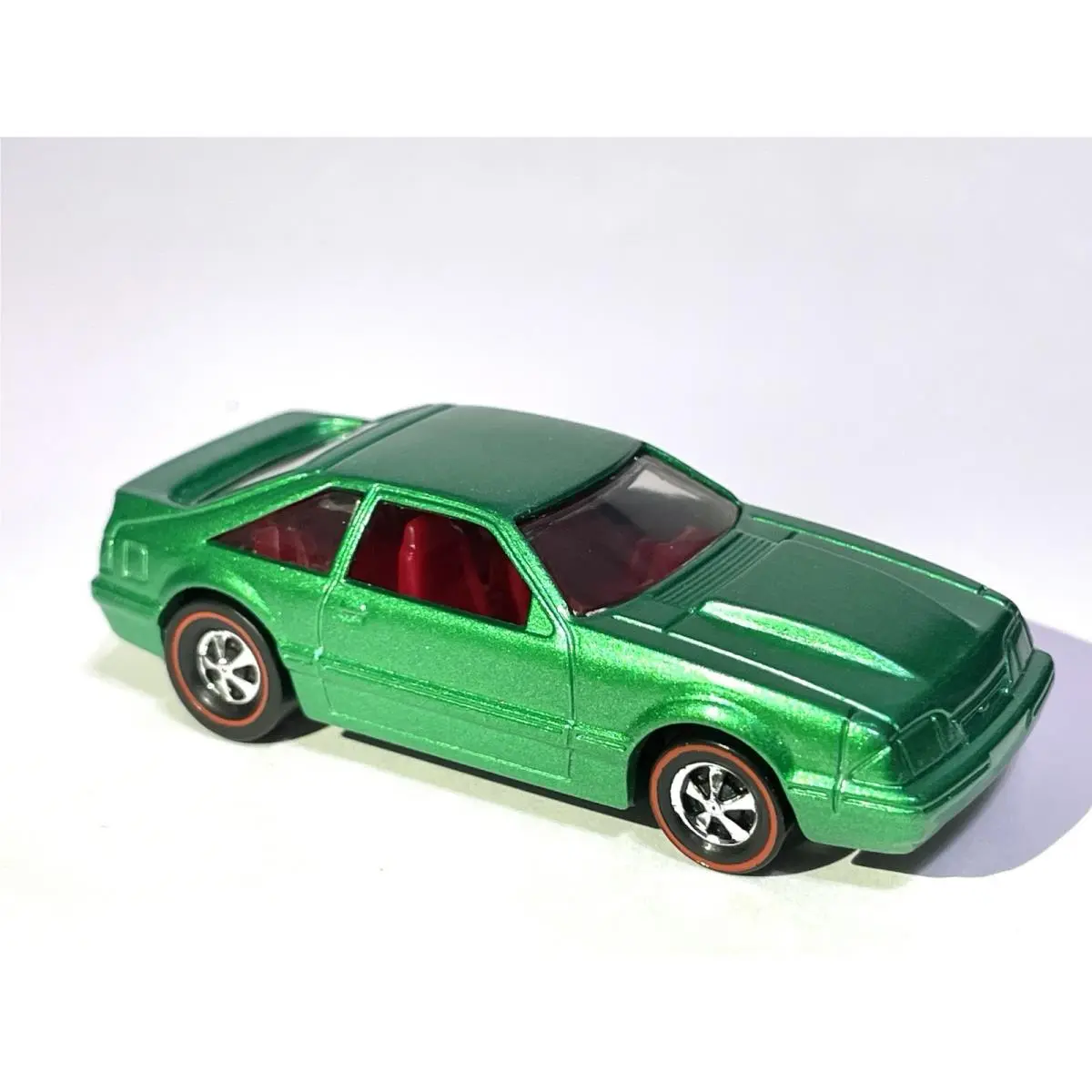 Hot Wheels Custom Made `92 Mustang Metallic Green