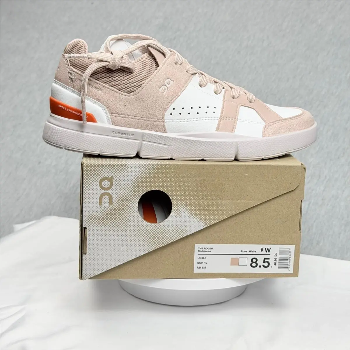 On Running The Roger Clubhouse Women 8.5 Rose White Sneakers 48.99139