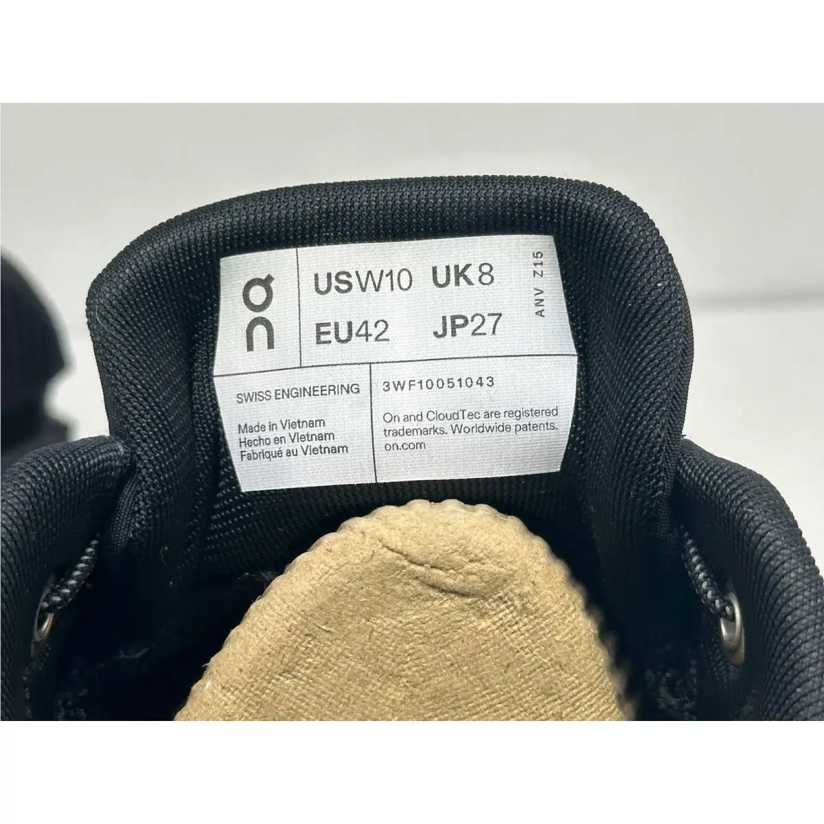 On-Running shoes - Cloud 6 WP - Cloud - Black 4