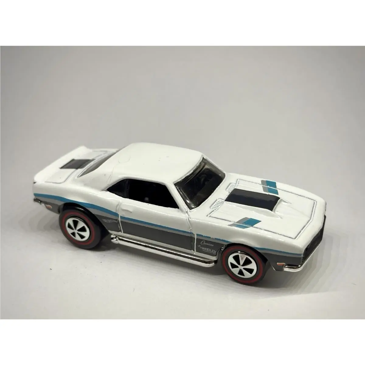 Hot Wheels Custom Made Prototype Redline White `68 Camaro White