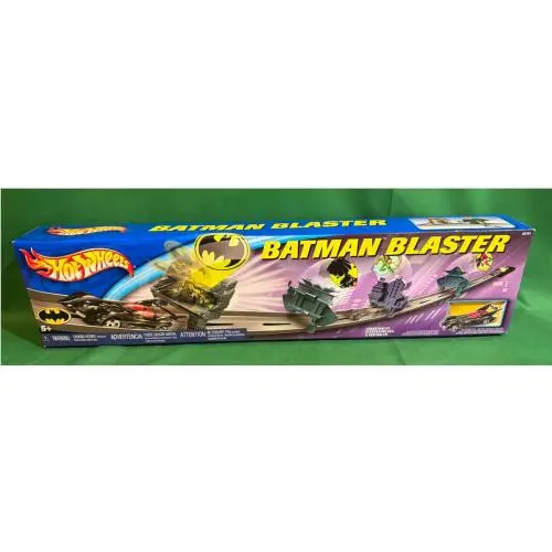 Hot Wheels Batman Blaster Playset with Batmobile 1:64 Diecast in Pack BX56