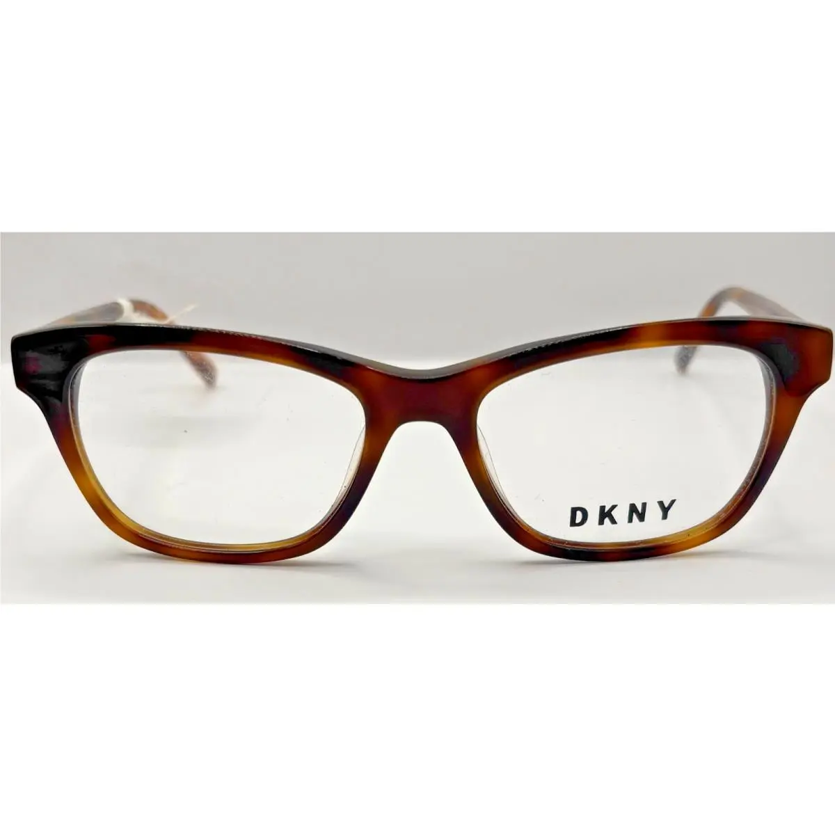 Dkny DK5001 240 51 17 135 vs