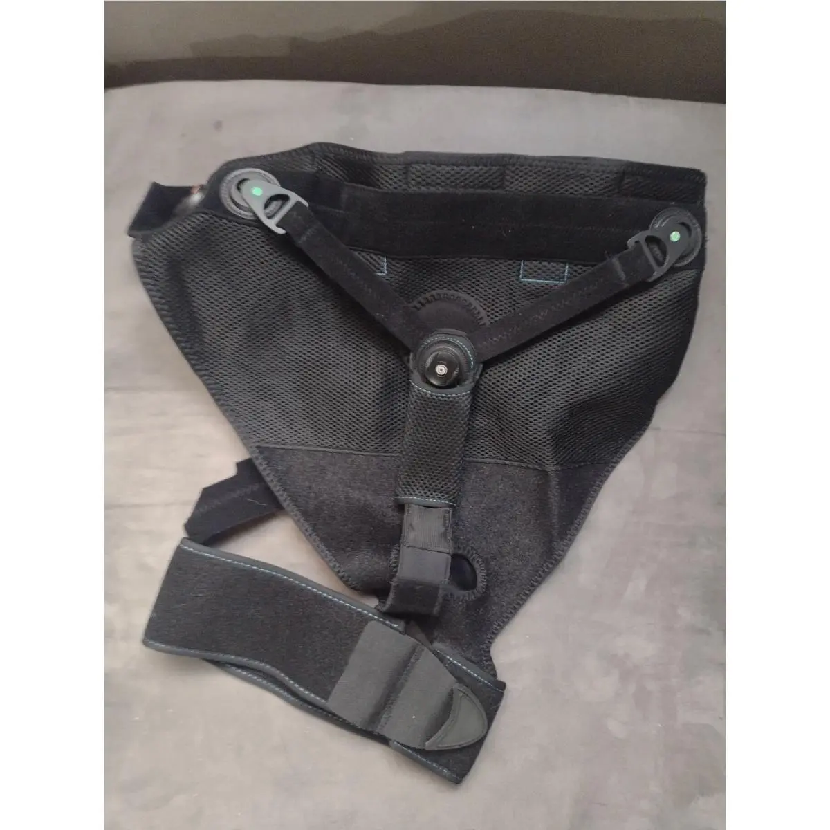Donjoy Excyabir Hip Brace Universal Fit Left or Right Hip Pain and Therapy Rehab