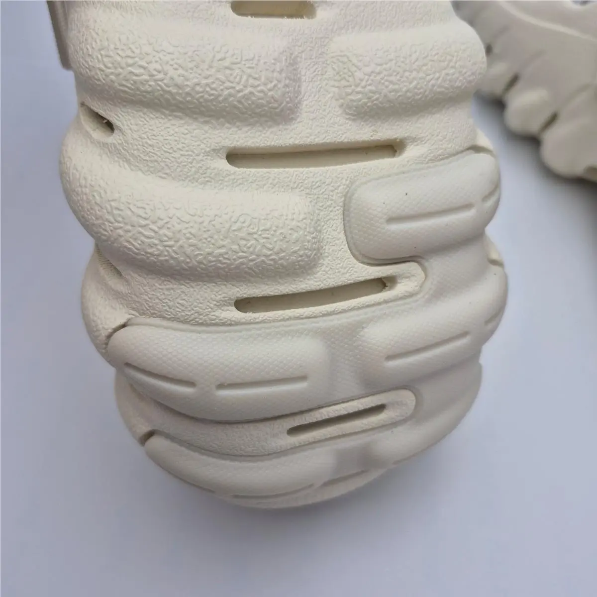 Crocs shoes - 211996-2MD - 211996-2MD - White (UPC: 198445360848) 10