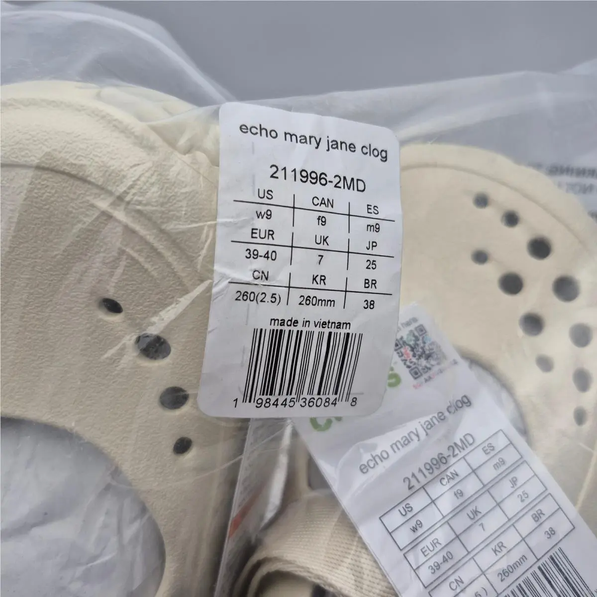 Crocs shoes - 211996-2MD - 211996-2MD - White (UPC: 198445360848) 0