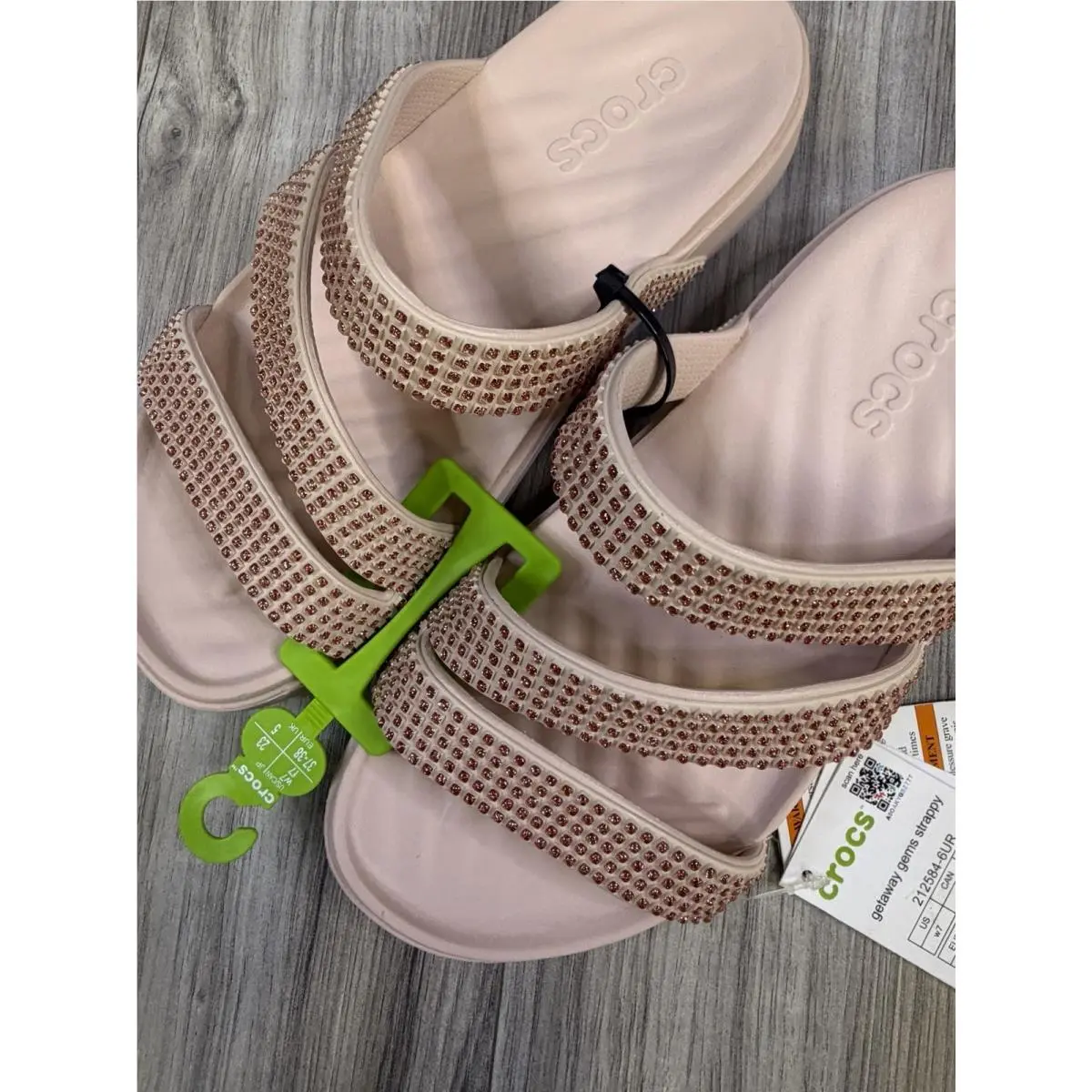 Crocs shoes - Crocs CLassic Flip Sandal - CLassic Flip Sandal - 210446 - Pink 6