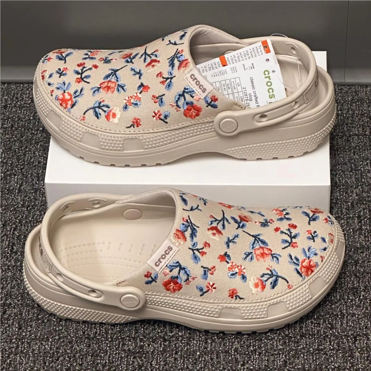 Crocs Classic Crafted Floral Clogs Women 9 Frappe Summer Sandals Cottagecore
