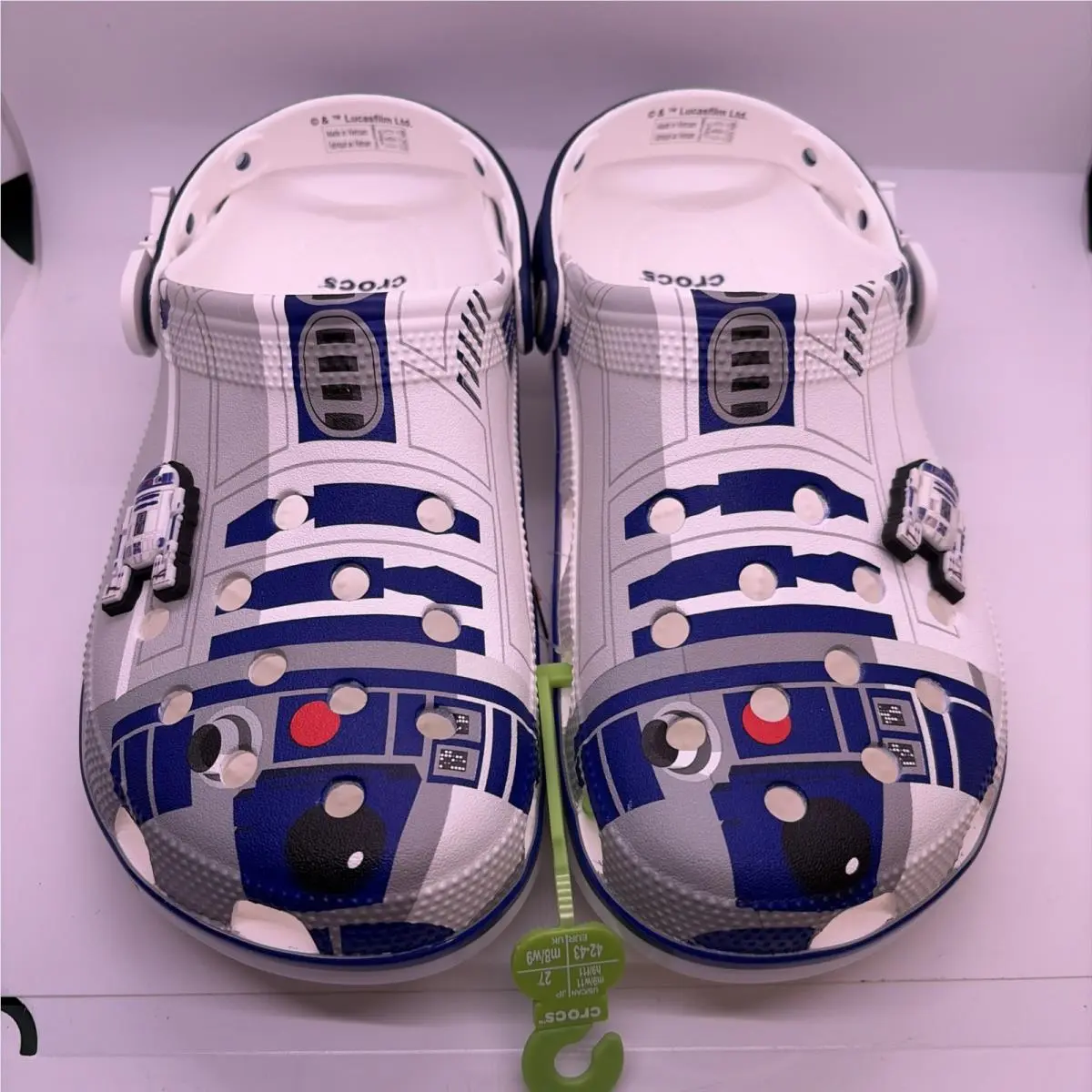 Men`s Size 9 Crocs Classic Clog R2-D2 Star Wars 211490-90H