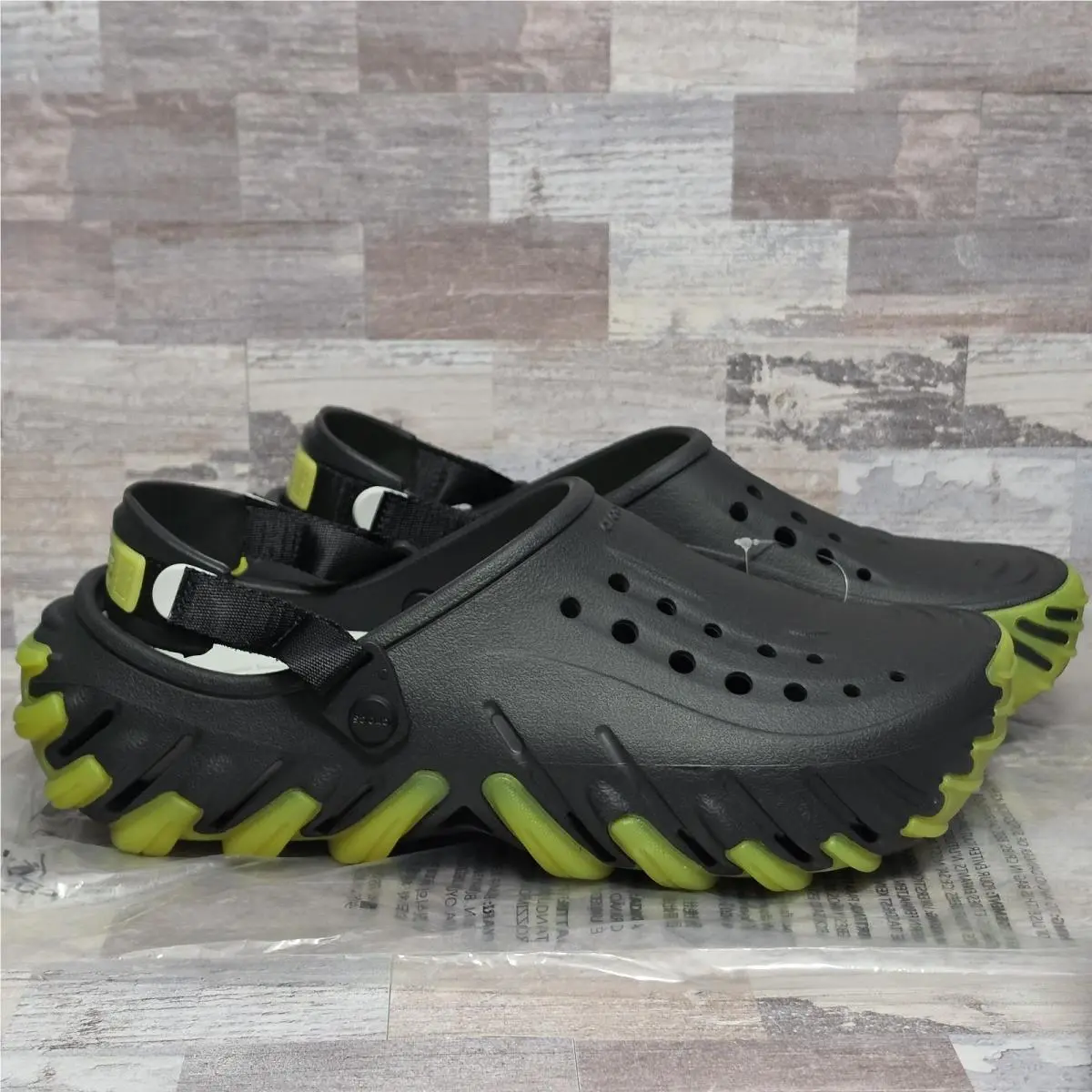 Crocs Echo Icey RO Clog Men`s 11 Women`s 13 Black Lime Green