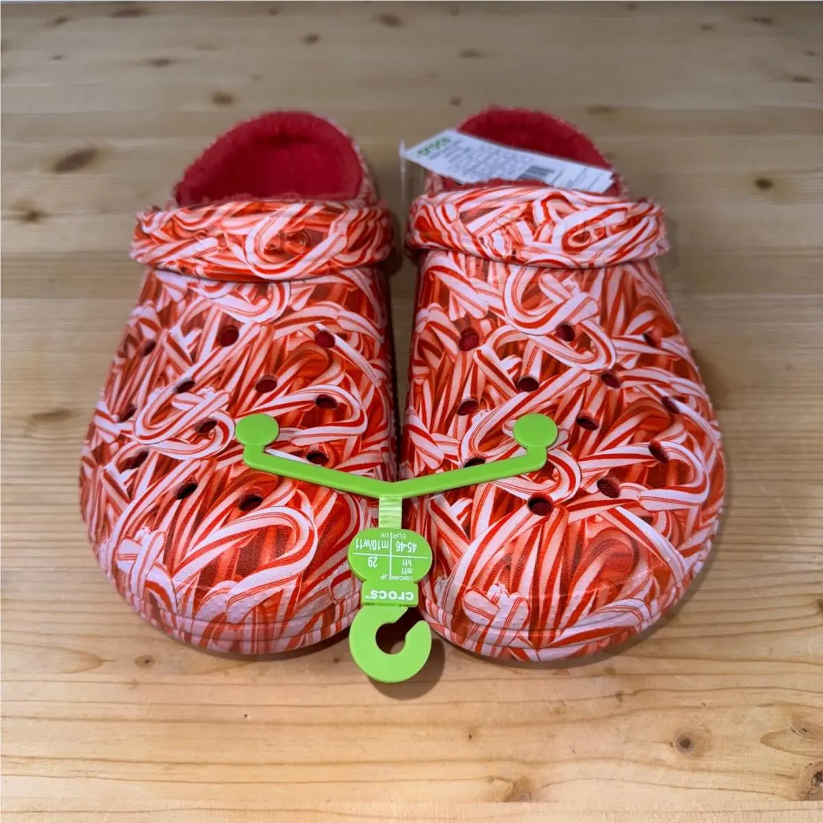Crocs Classic Lined Clog Candy Cane Red White Men`s M11 Women`s W13 Fuzzy