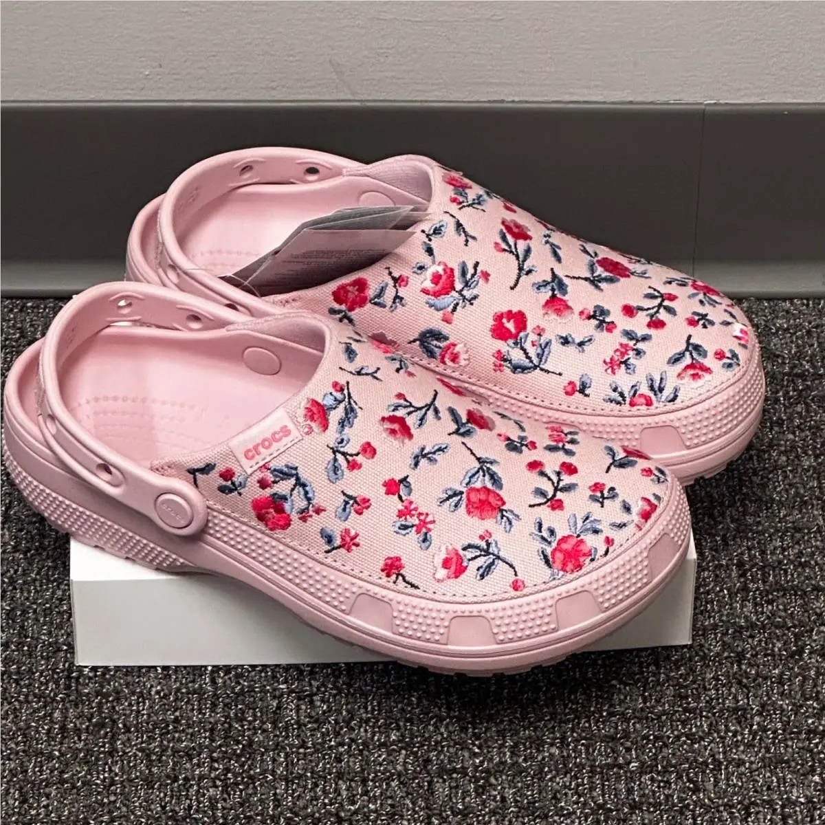Crocs shoes - Classic Crafted Floral Clog - Classic Crafted Floral Clog - Pink 0