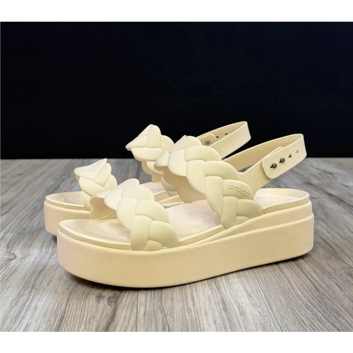 Crocs Brooklyn Woven Upper Low Wedge Sandals Stucco Womens Size 8 209977-0WW