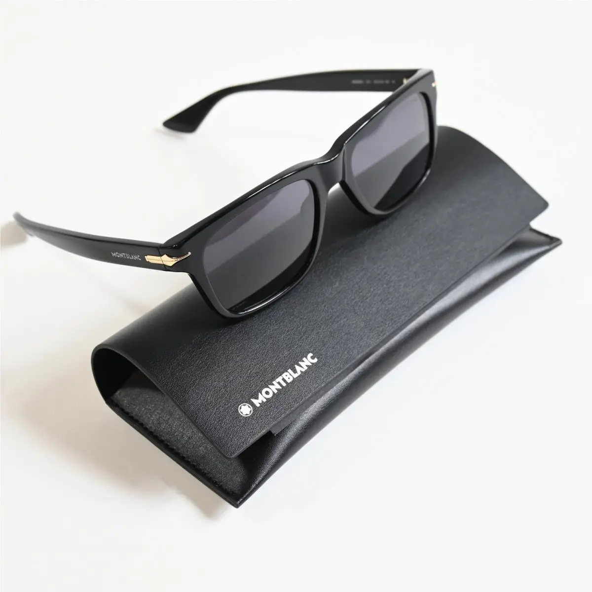 MB0263S 001 Mens Sunglasses Black/gold 54mm by Montblanc