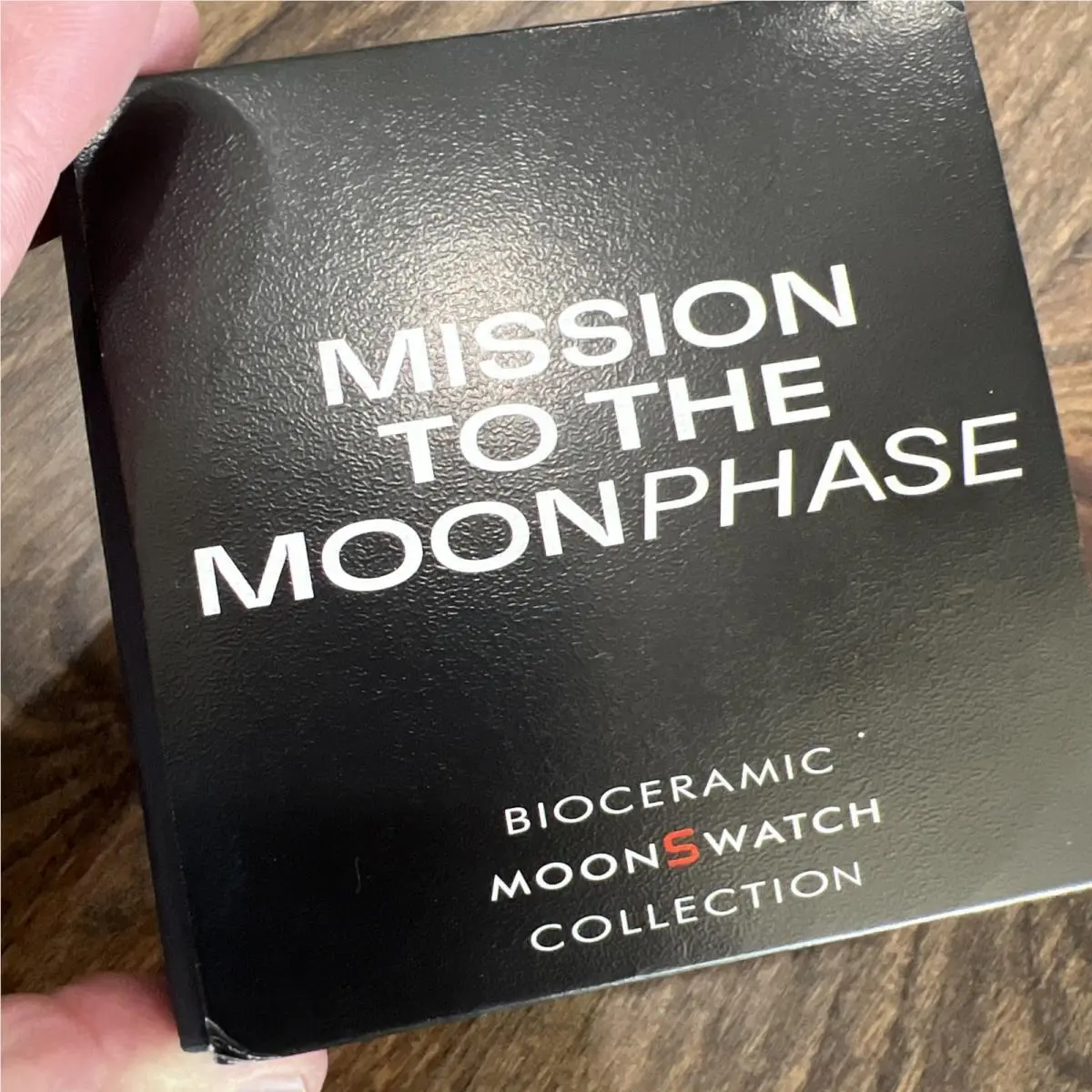 x Omega x Snoopy Bioceramic Moonswatch Mission To The Moonphase Moon by Swatch