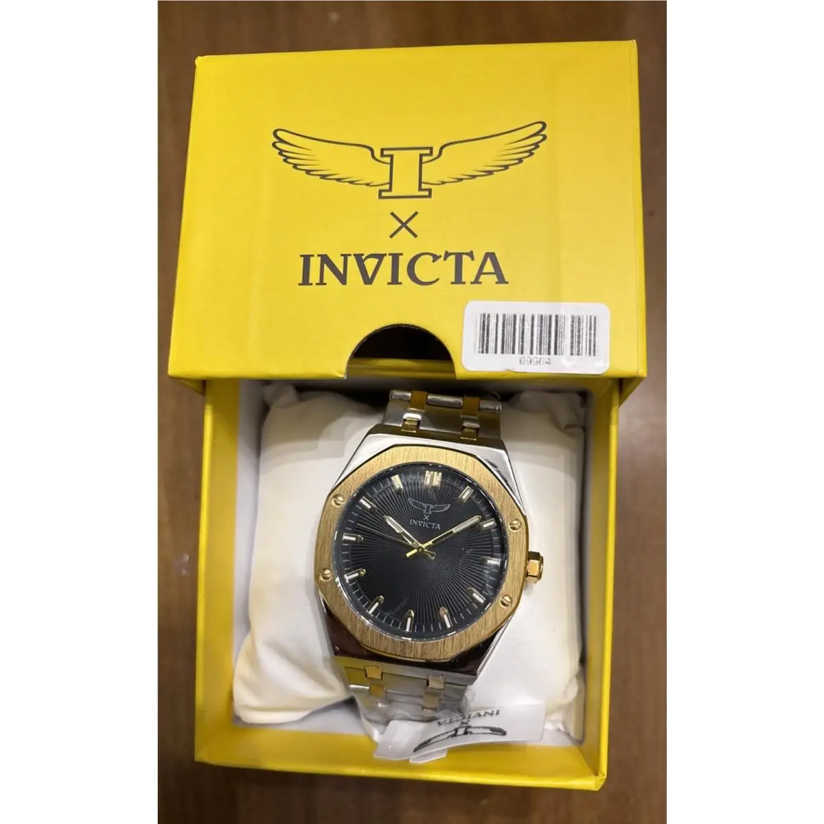 Invicta Men`s Quartz Analog Watch Black Dial Two-tone Bracelet 30m W/box 69964