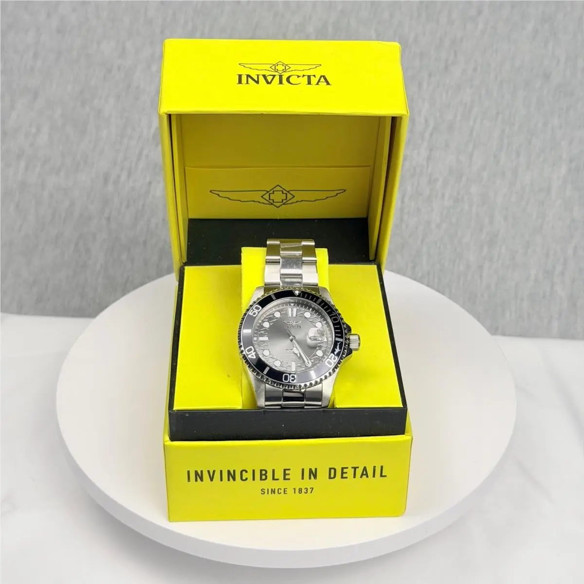 Invicta Pro Diver 30806 Mens Watch Silver Dial Black Bezel Stainless Steel