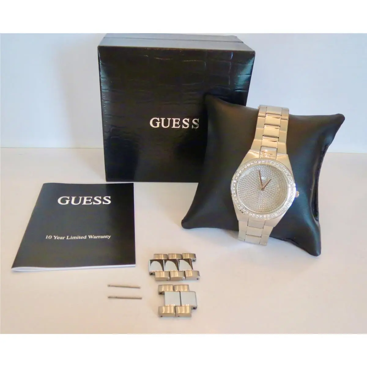 Guess Quartz Watch U10071L1 Women 50m Silver Rhinestone Crystal Bling