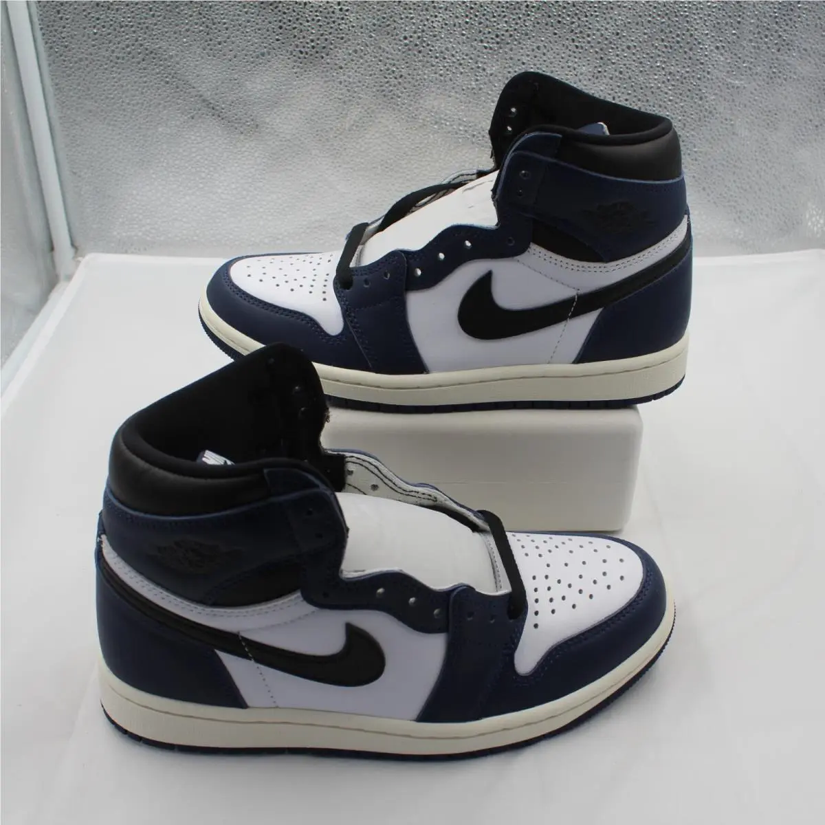Nike shoes - Air Jordan 1 - Air - Blue 2