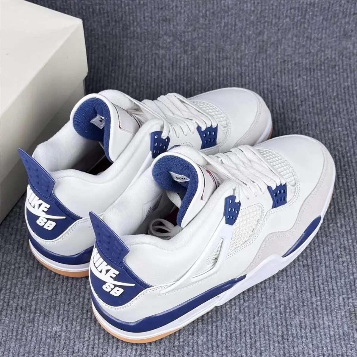 Nike shoes - White 9