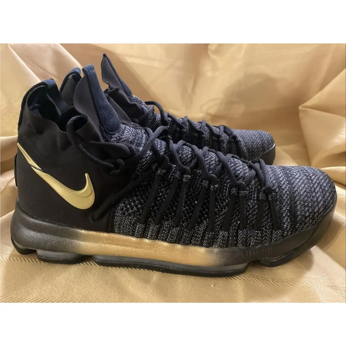 Nike shoes - Black 3