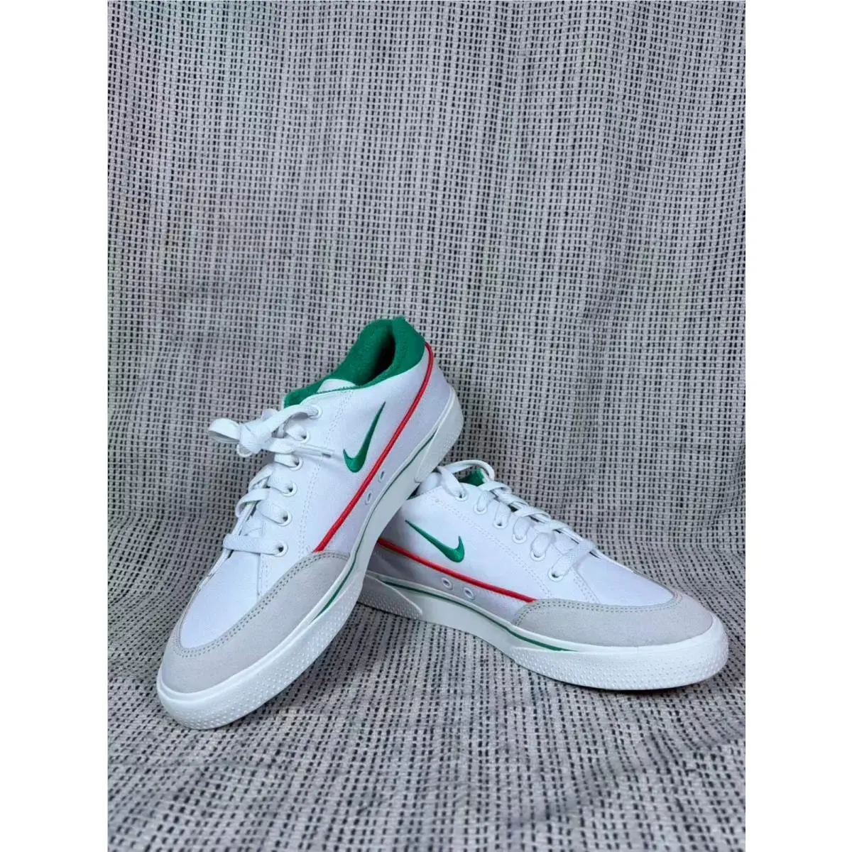 Nike shoes - White 4