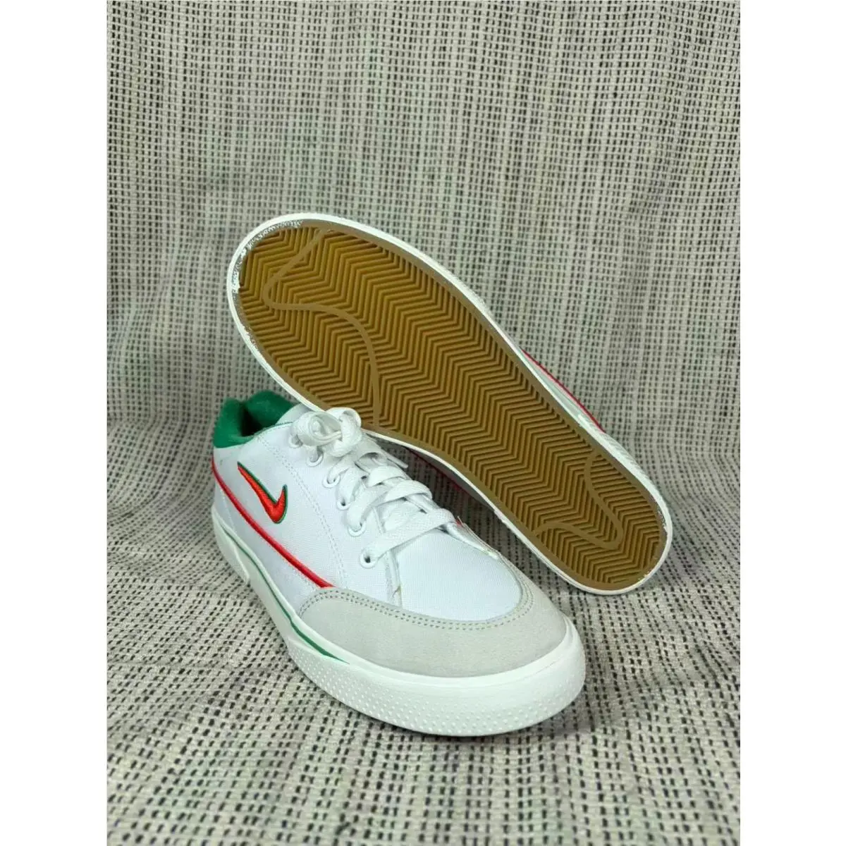 Nike shoes - White 12