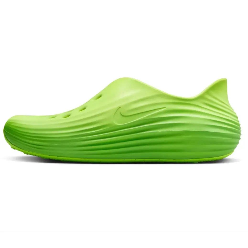 Nike shoes - Striking Green 9
