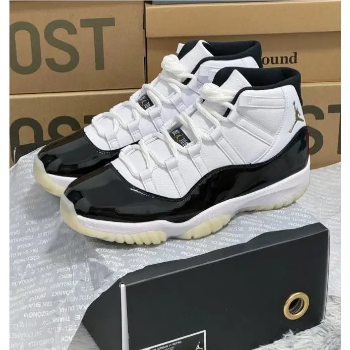 Nike shoes - Air Jordan 11 - Air - Black 5