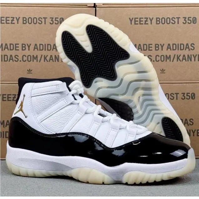 Nike shoes - Air Jordan 11 - Air - Black 6