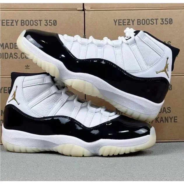 Nike shoes - Air Jordan 11 - Air - Black 7