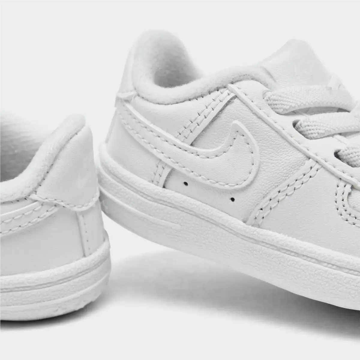 Nike shoes - CK2201 100 - White/White 4