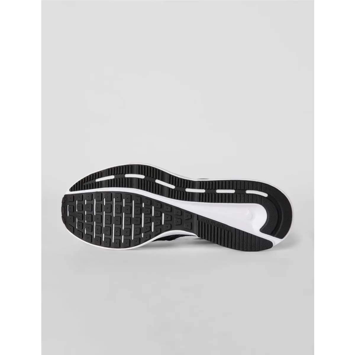 Nike shoes - Black / White 2