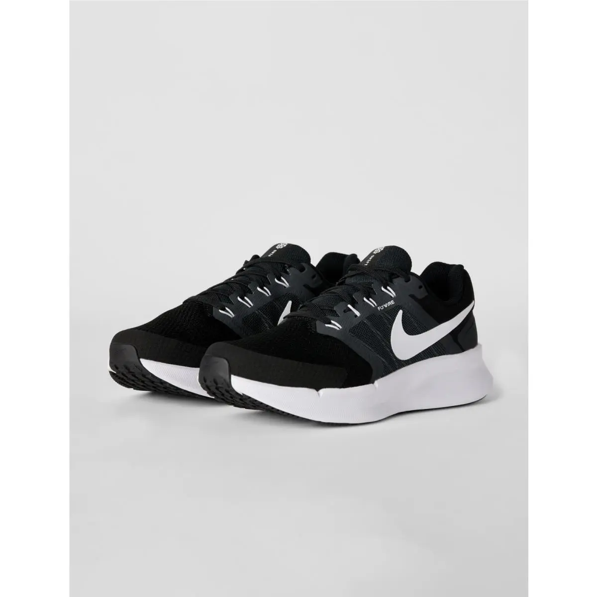 Nike shoes - Black / White 4