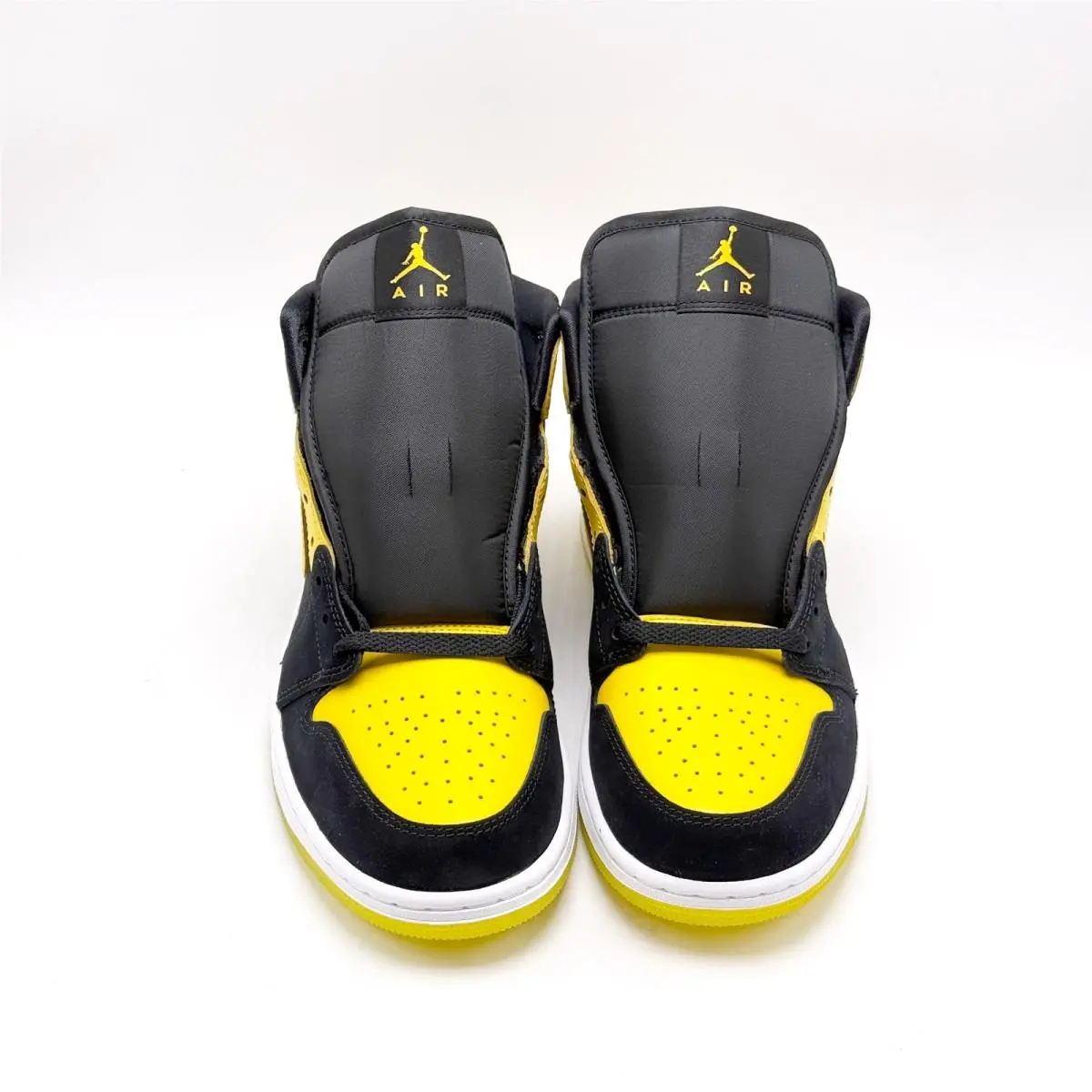 Nike shoes - Air Jordan 1 Mid SE - HJ6654-071 - Yellow 1