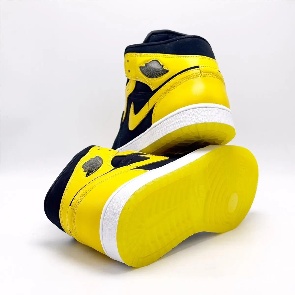 Nike shoes - Air Jordan 1 Mid SE - HJ6654-071 - Yellow 9