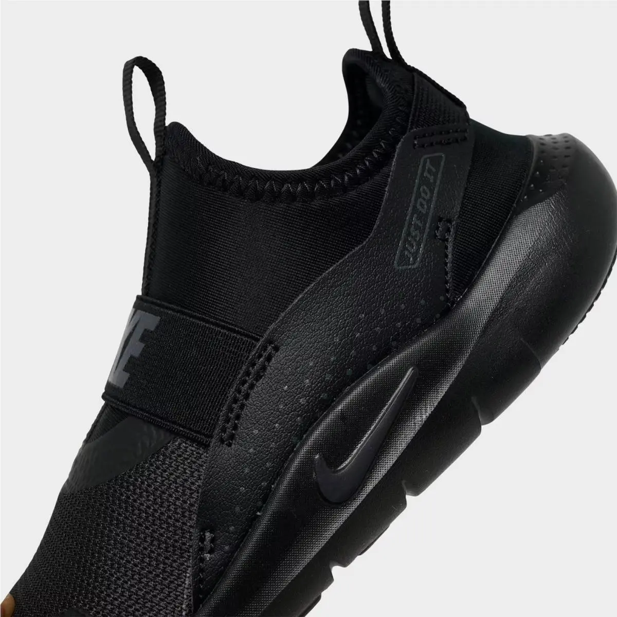 Nike shoes - IF2895 001 - Black/Black/Anthracite 4