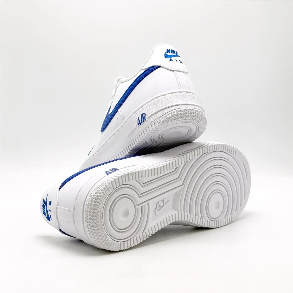 Nike shoes - NIKE Air Force 1 Tech Essential - White 3