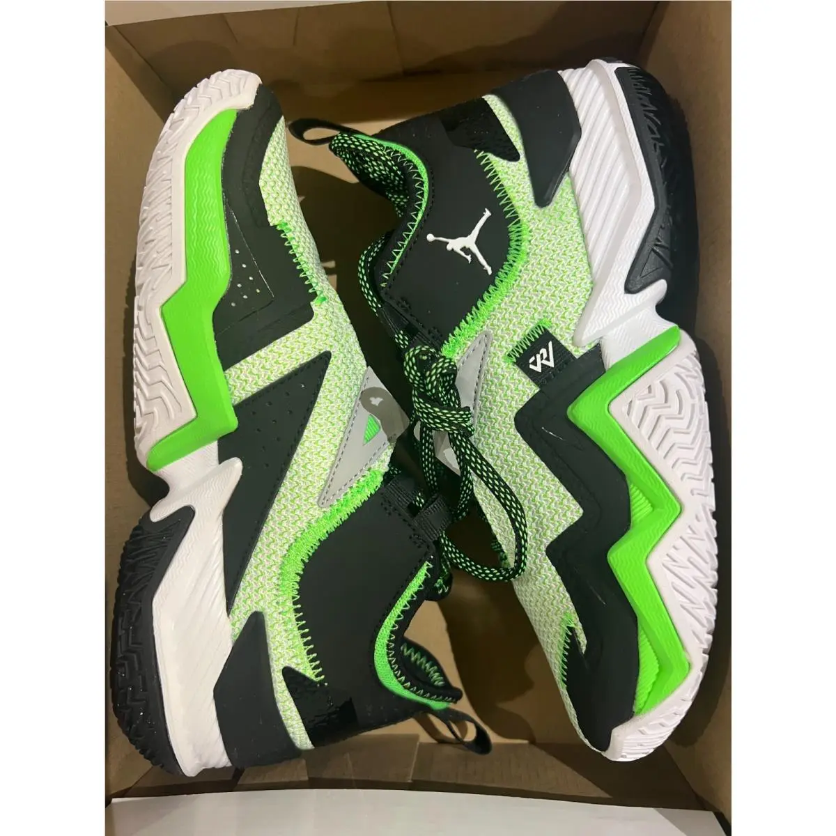 Nike shoes - WHITE BLACK RAGE GREEN 6