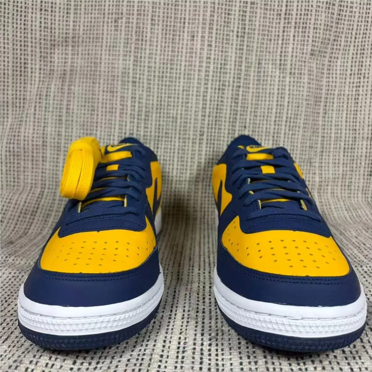 Nike shoes - FJ4206700 - FJ4206-700 - Yellow 2