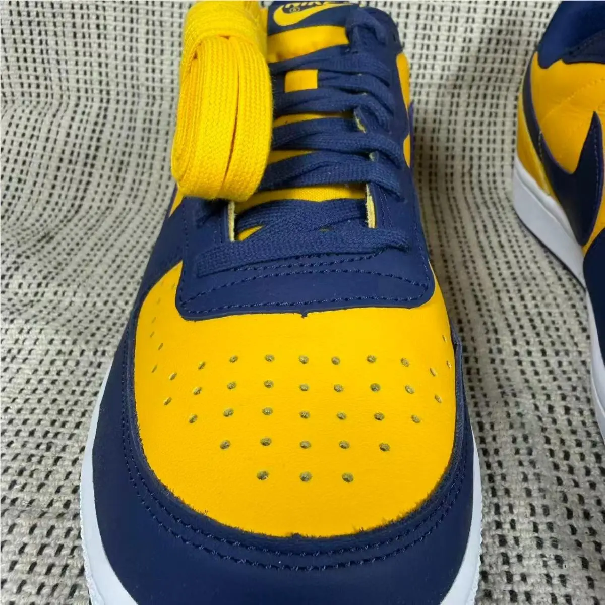 Nike shoes - FJ4206700 - FJ4206-700 - Yellow 3