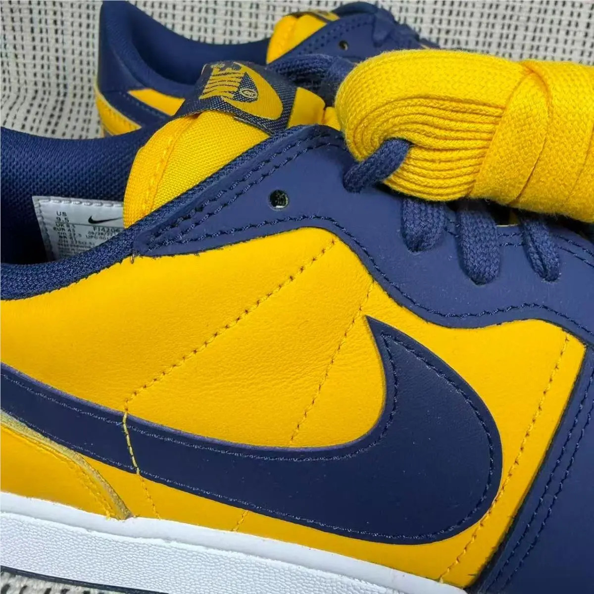 Nike shoes - FJ4206700 - FJ4206-700 - Yellow 12