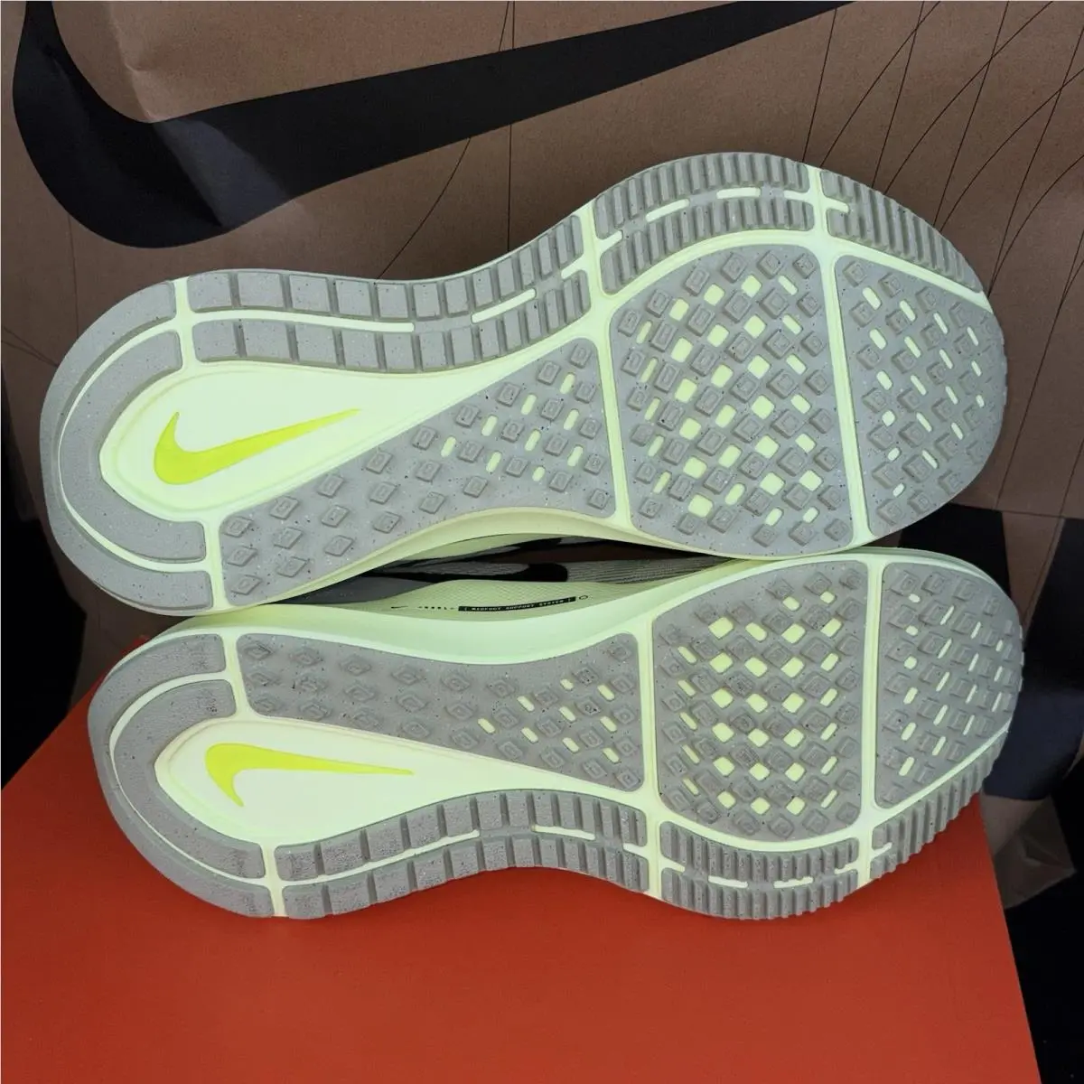 Nike shoes - Nike Air Zoom Structure - Air Zoom Structure - DJ7883-302 - Green 4