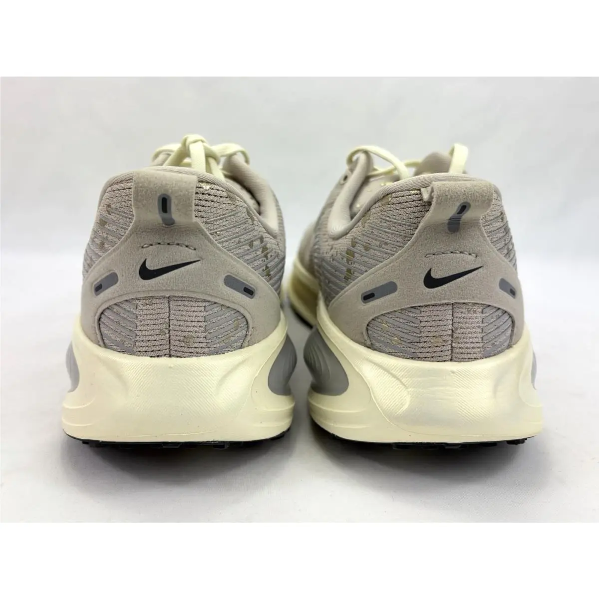 Nike shoes - Nike Vomero 18 SE (GS) - IM6127 200 - Cream II/Coconut Milk/Light Smoke Grey/Metallic Gold Grain (UPC: 198726911769) 3