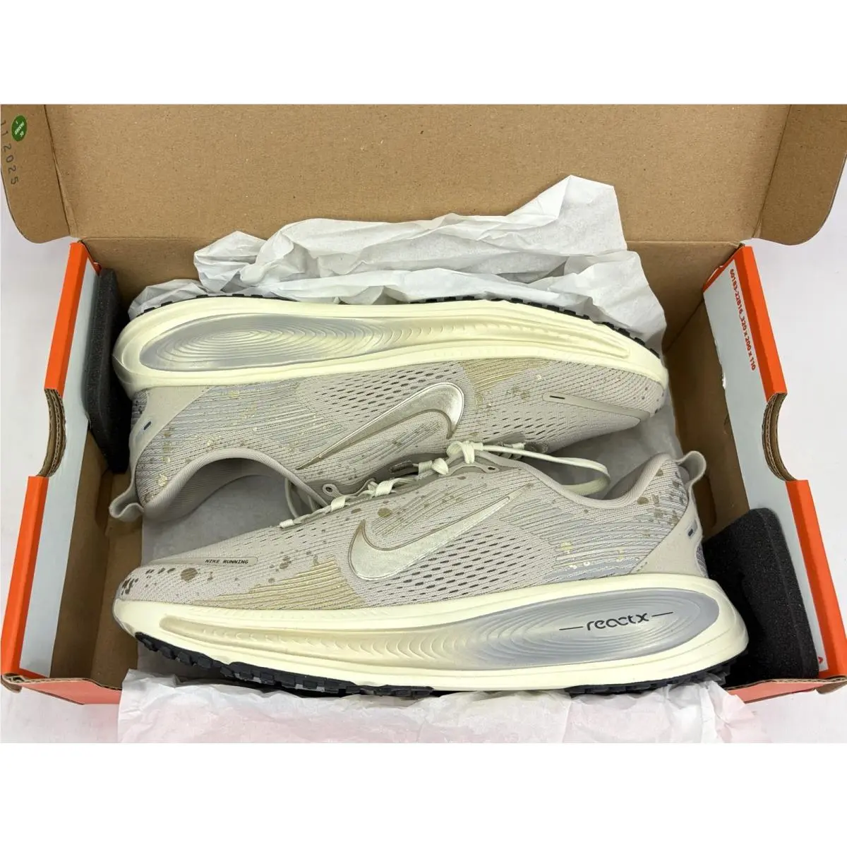 Nike shoes - Nike Vomero 18 SE (GS) - IM6127 200 - Cream II/Coconut Milk/Light Smoke Grey/Metallic Gold Grain (UPC: 198726911769) 8