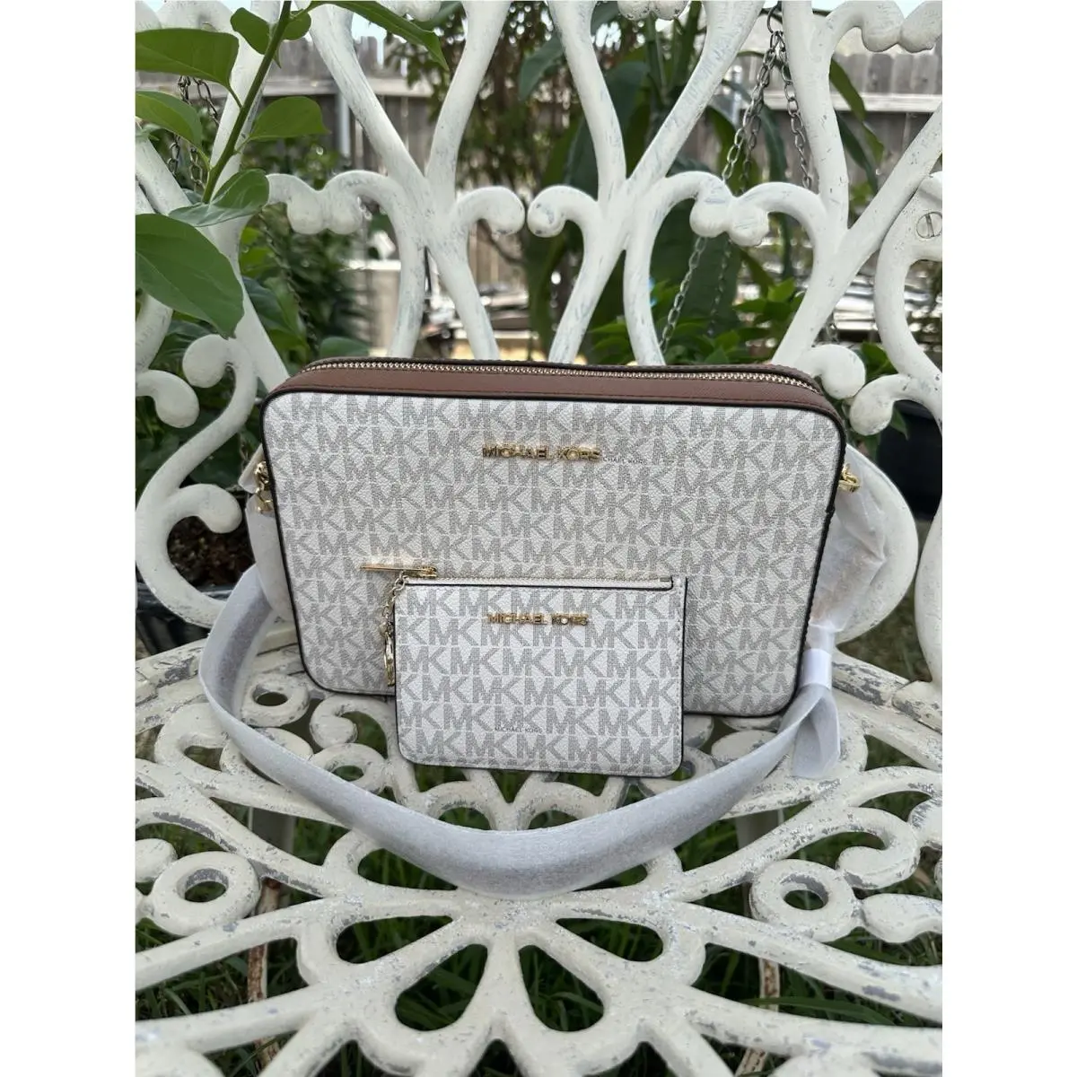 Jet Set Signature Pvc Large East West Crossbody Coinpouch Vanilla by Michael Kors