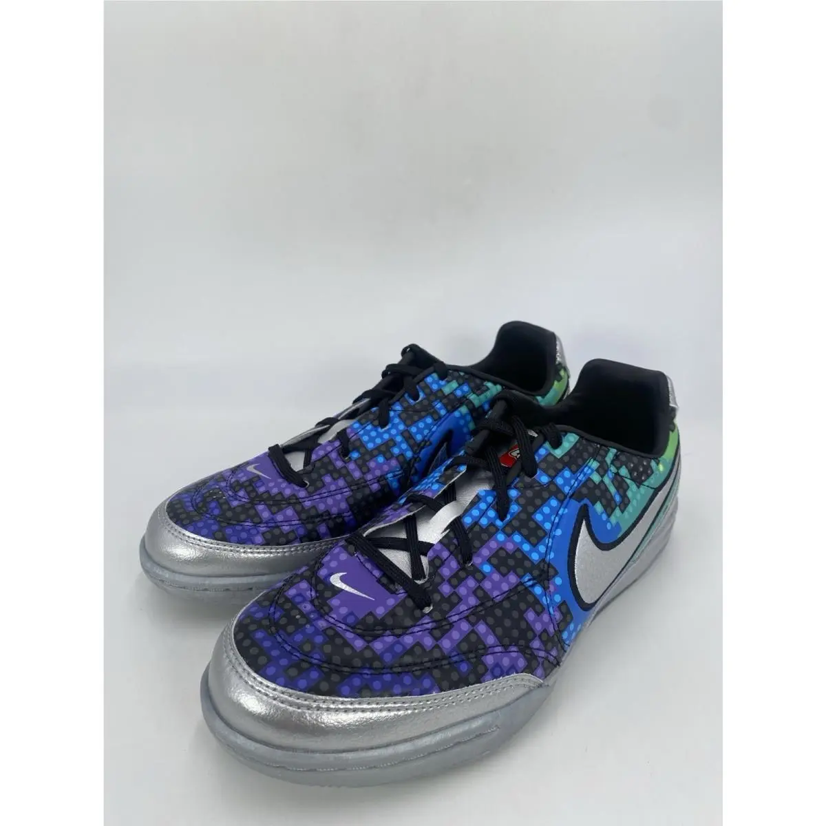 Nike shoes - Nike JRTiempo Streetgato - JRTiempo Streetgato - IO2390 001 - Metallic Silver (UPC: 198958077943) 2