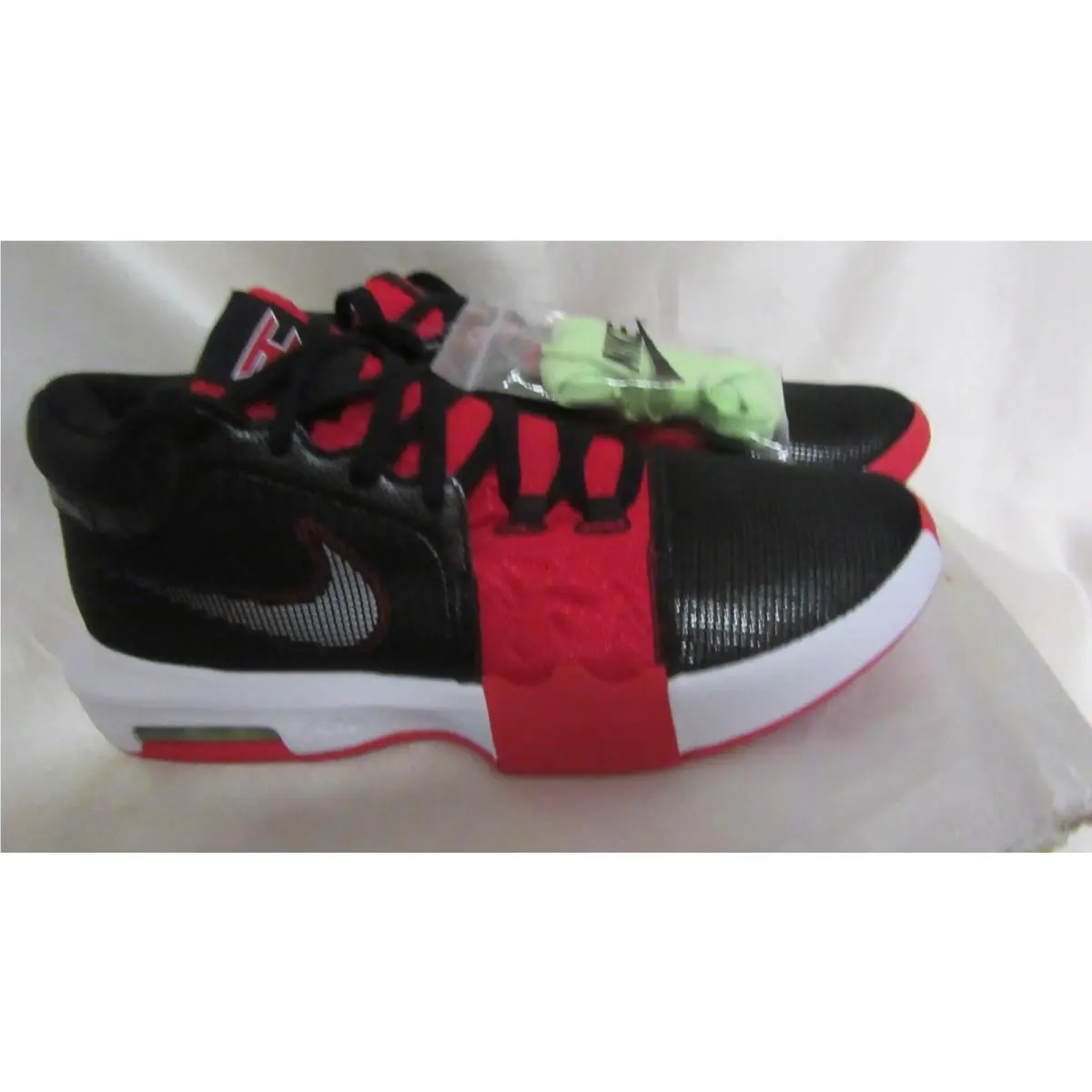 Nike shoes - Nike LeBron Witness - LeBron Witness - FV0400OO1 - BLACK/WHT/ RED 9