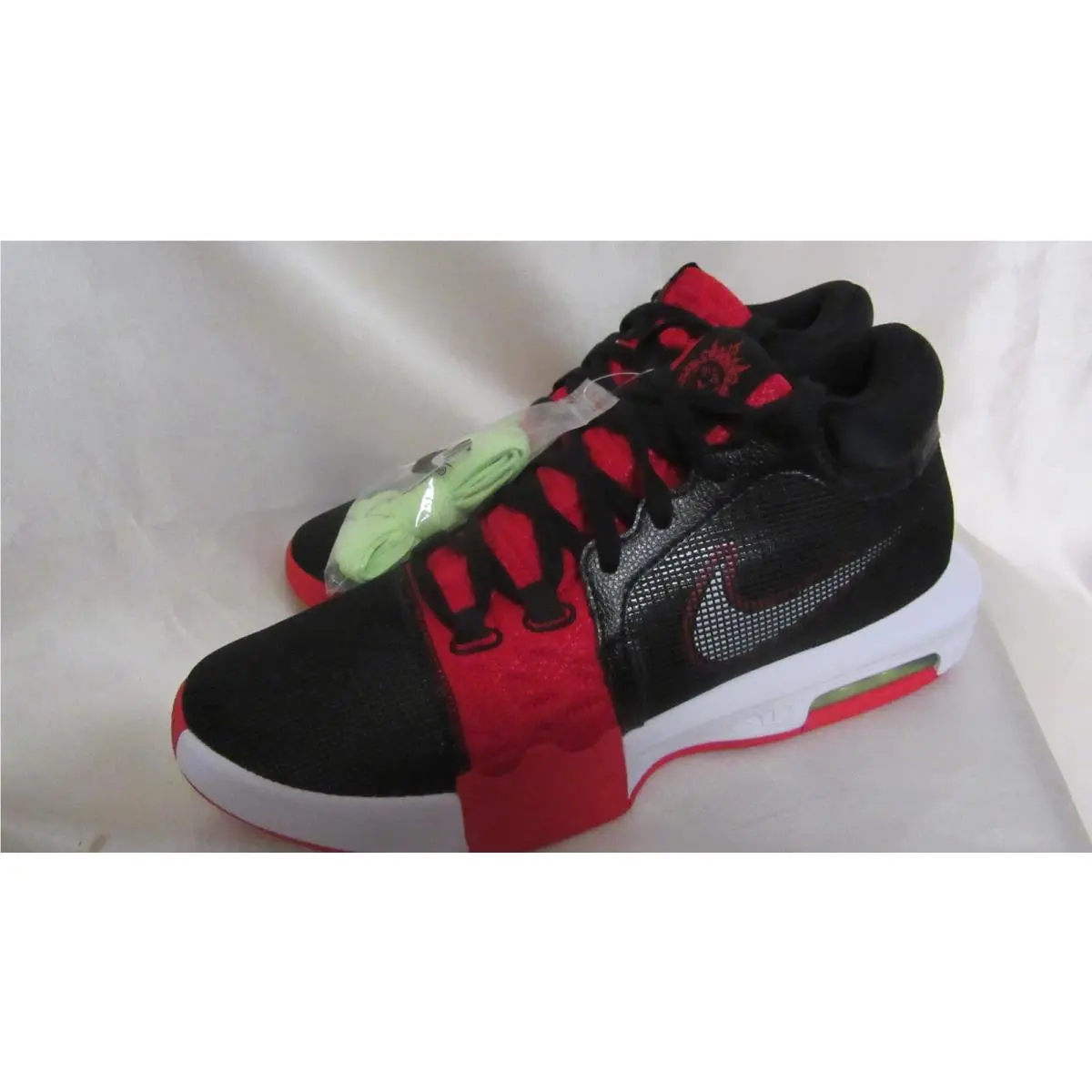 Nike shoes - Nike LeBron Witness - LeBron Witness - FV0400OO1 - BLACK/WHT/ RED 2