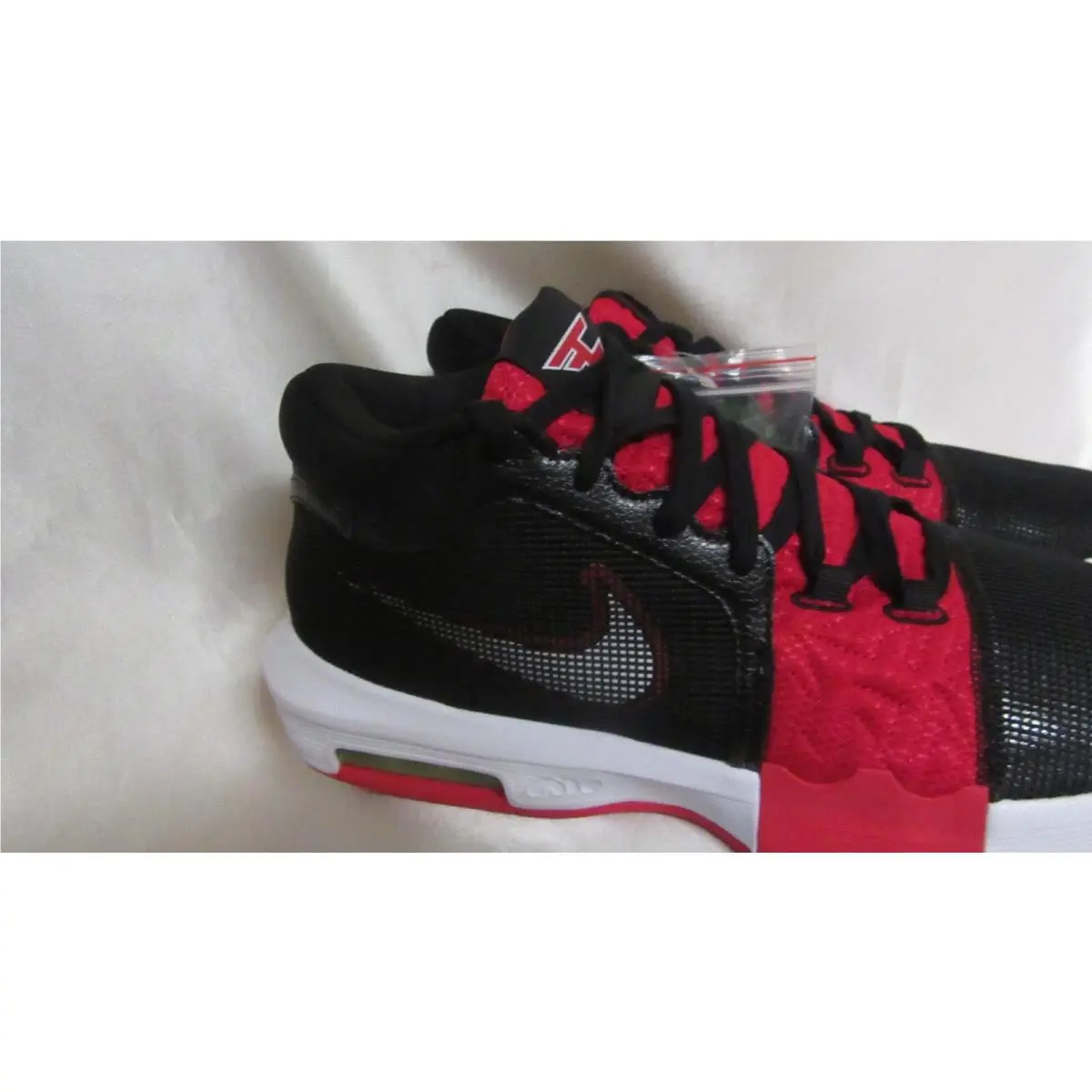 Nike shoes - Nike LeBron Witness - LeBron Witness - FV0400OO1 - BLACK/WHT/ RED 4
